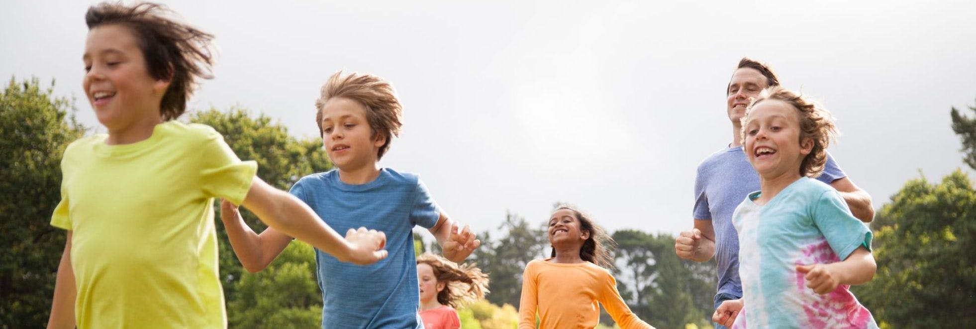 children running together